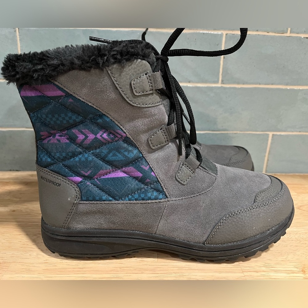 Columbia Women’s Ice Maiden snow boots 8.5